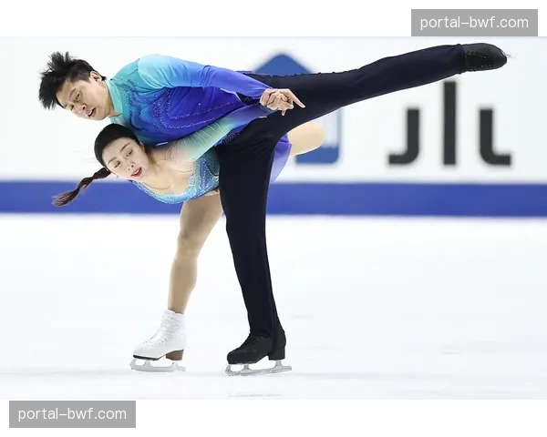 米兰冬奥会花样滑冰双人滑：中国组合隋文静-韩聪自由滑135.98分，总分208.64分获第五完成谢幕演出